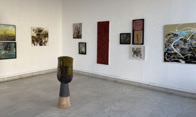 Iubitorii artelor vizuale sunt invitați la expoziția colectivă ,,ABORDĂRI CREATIVE’’