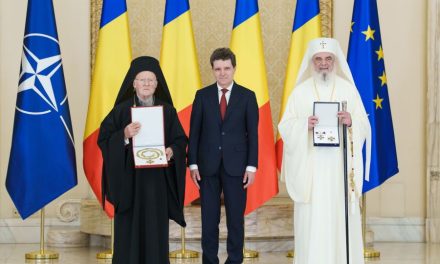 Ceremonie de decorare a Sanctităţii Sale Bartolomeu I, Patriarhul Ecumenic al Constantinopolului, și a Patriarhiei Române
