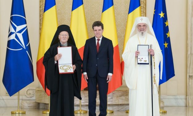Ceremonie de decorare a Sanctităţii Sale Bartolomeu I, Patriarhul Ecumenic al Constantinopolului, și a Patriarhiei Române