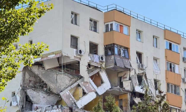 Salvați Copiii România anunță un mecanism de sprijin pentru familiile din Rahova, care au rămas fără case și bunuri