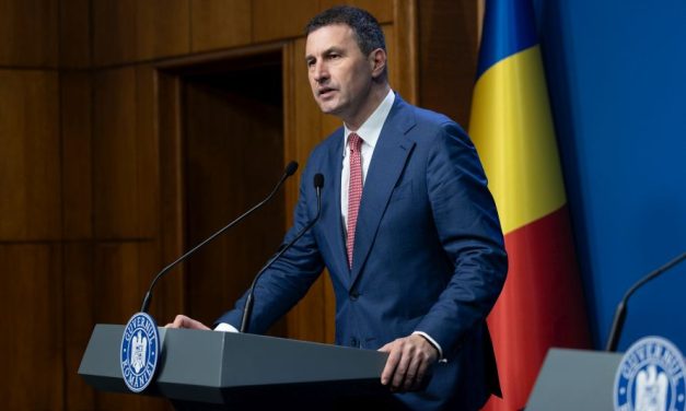 Tánczos: Steagul secuiesc nu este interzis în România