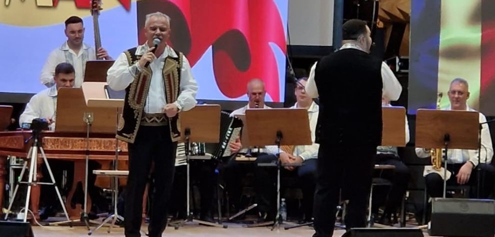 Cântec  de sărbătoare cu Ansamblul Profesionist Banatul: Petrică Miulescu Irimică – 50 de ani de carieră muzicală