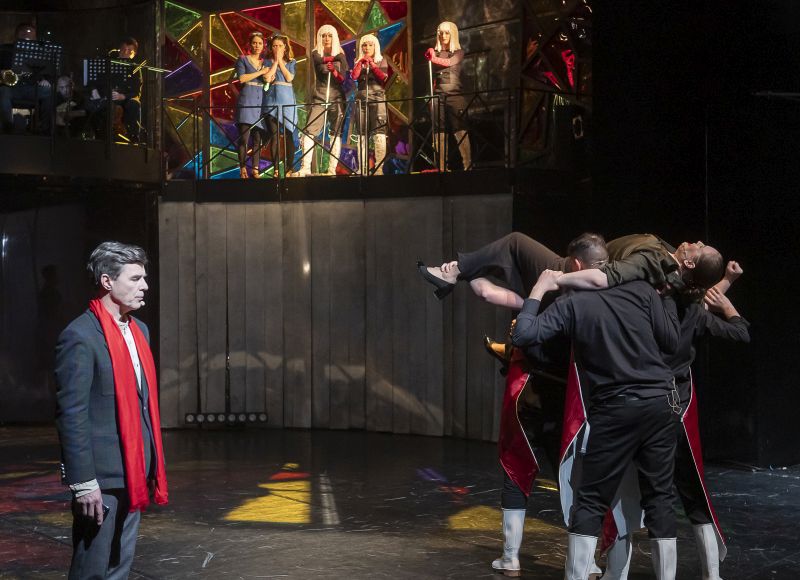 Luna martie aduce pe cele trei scene ale Teatrului Maghiar de Stat „Csiky Gergely” un program variat, cu spectacole pentru publicul adult, tânăr și pentru copii