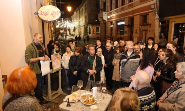 Galeria Brăteanu a găzduit vernisajul expoziției colective ,,AXIS OF BLOOM”