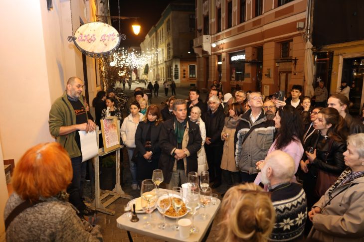 Galeria Brăteanu a găzduit vernisajul expoziției colective ,,AXIS OF BLOOM”