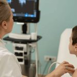 Explozie a cazurilor de insuficiență respiratorie la copii – Ce spun medicii despre CAUZE