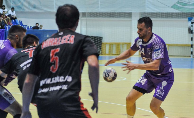 Sadoveac și Fenici continuă alături de SCM Poli