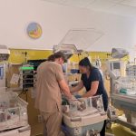 La Timișoara se desfășoară un program de training în domeniul terapiei intensive pentru nou-născuți
