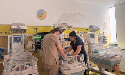 La Timișoara se desfășoară un program de training în domeniul terapiei intensive pentru nou-născuți
