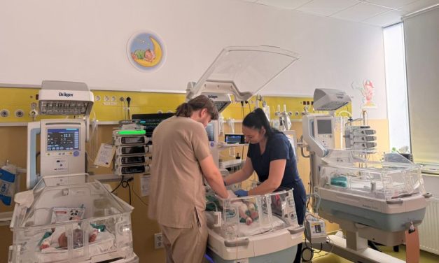 La Timișoara se desfășoară un program de training în domeniul terapiei intensive pentru nou-născuți