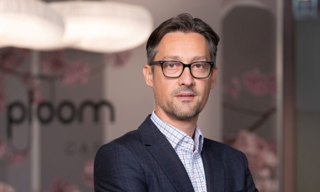 Ploom a lansat LYO în România